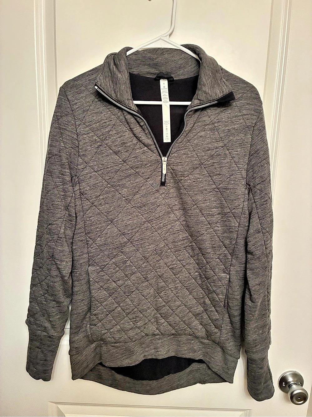 Lululemon Forever Warm Pullover in a heathered charcoal grey quilted Size 6